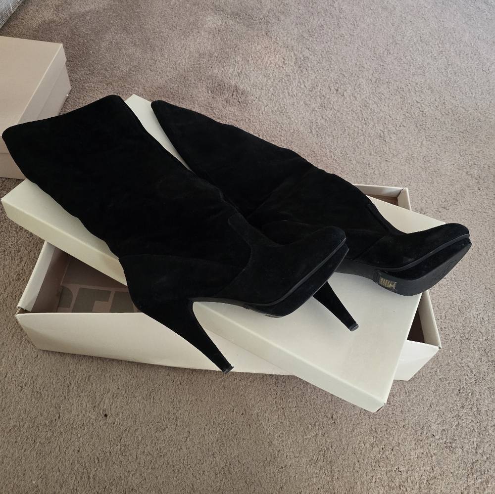 BCBG boots
